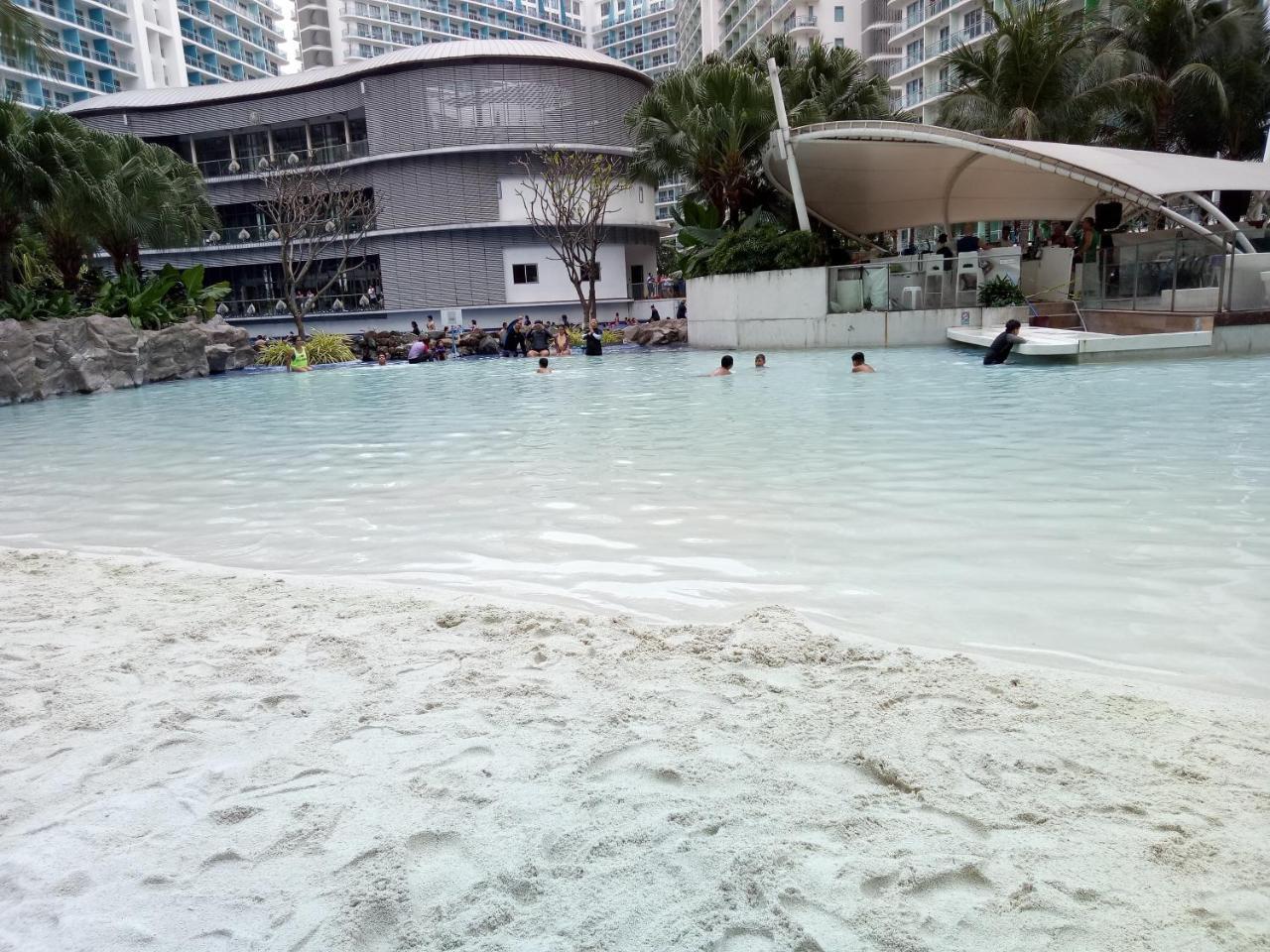Azure Urban Resort Residences Manila Dış mekan fotoğraf