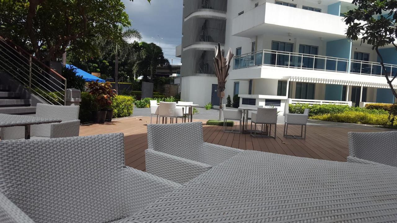 Azure Urban Resort Residences Manila Dış mekan fotoğraf